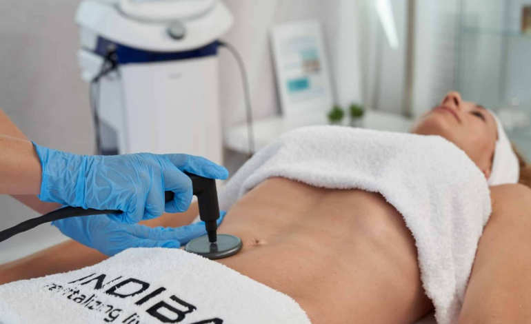 Adquiere la «Fundación del Conde» moderno equipo “Indiba” para beneficiarias de cirugía estética