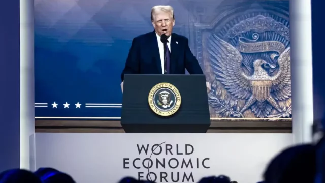 ‘Vengan a producir en EU o paguen aranceles’: Trump a empresarios reunidos en Davos