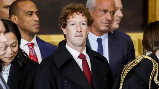 Reportan que matriz de Facebook acuerda pagarle 25 mdd a Trump para cerrar demanda