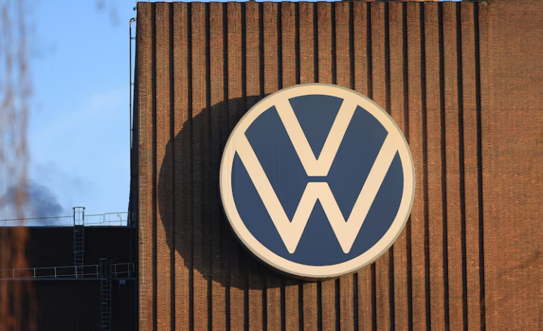 Volkswagen anticipa un 2025 difícil, pero espera aumentar ingresos hasta un 5%