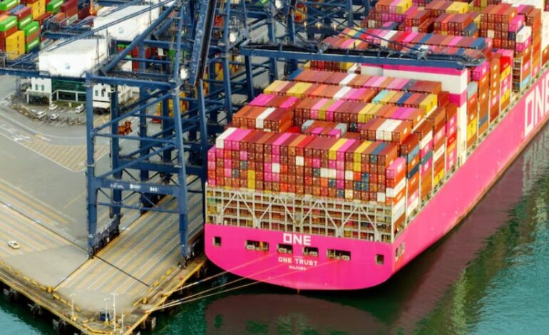 Exportaciones chinas a EE.UU. caen un 21%, pero se disparan a Asia y Europa