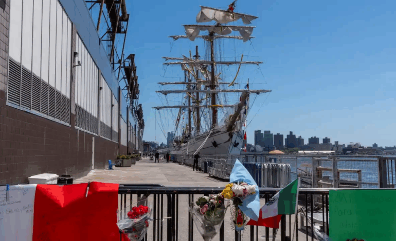 Autoridades recibieron 3 llamadas de asistencia del buque Cuauhtémoc 4 minutos después de zarpar