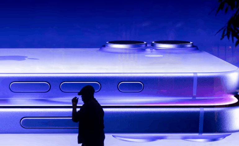 Trump amenaza a Apple con aranceles del 25% si los iPhone no se fabrican en EE.UU.